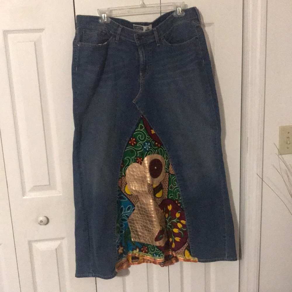 Unique Designed Denim    Size 14